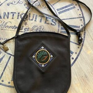 Elegant Black Crossbody Bag with Embroidered Detail